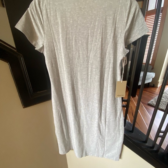 Wilfred Free T Shirt Dress - Picture 4 of 4